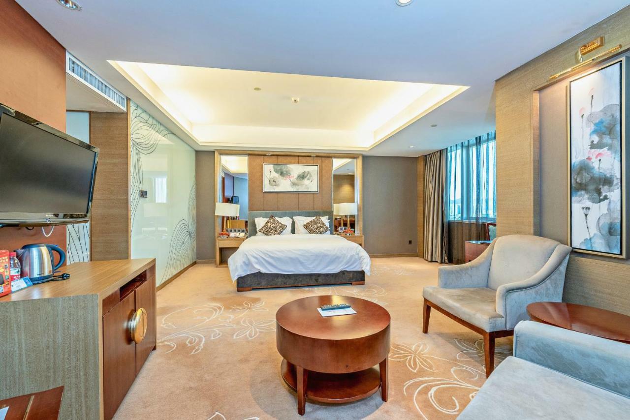 Guangzhou New Century Hotel Экстерьер фото