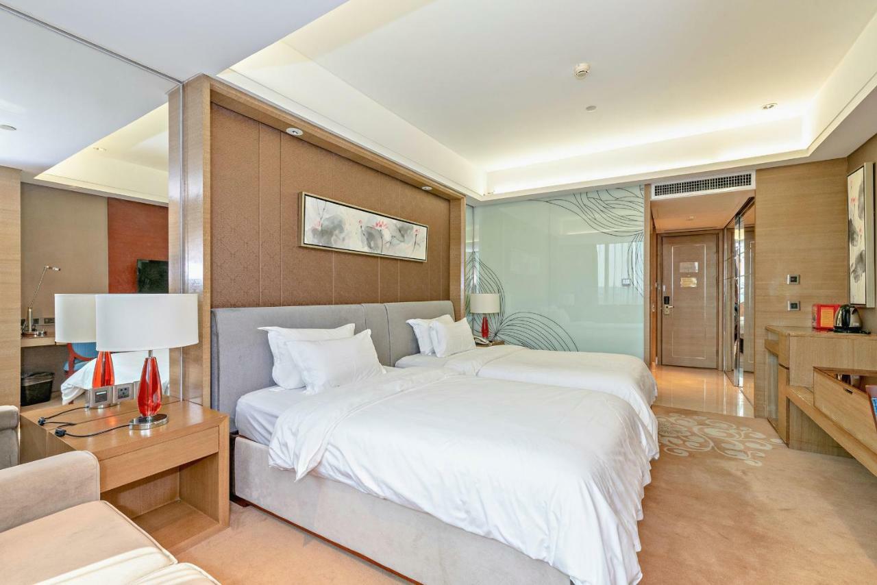 Guangzhou New Century Hotel Экстерьер фото