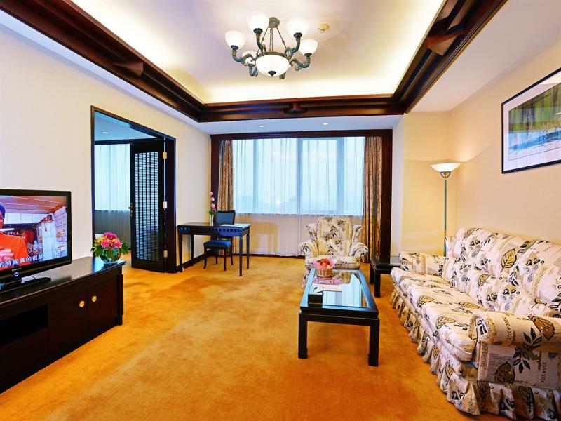 Guangzhou New Century Hotel Экстерьер фото