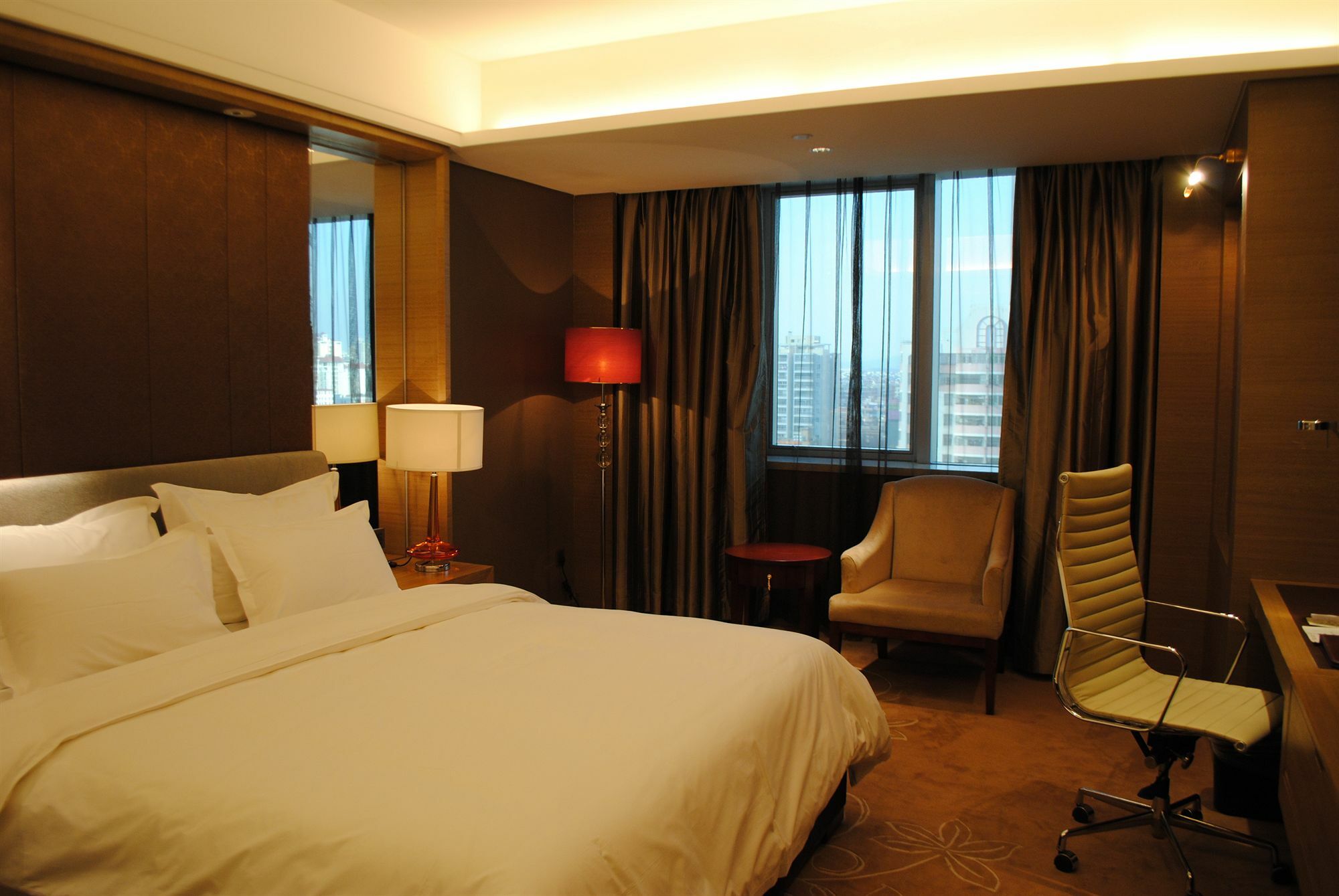 Guangzhou New Century Hotel Экстерьер фото