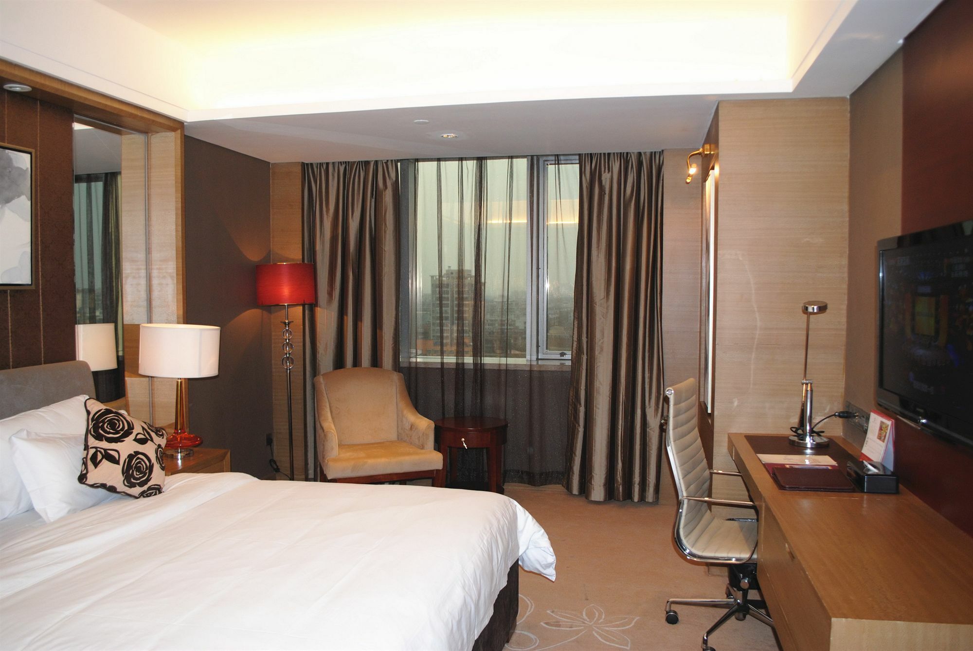 Guangzhou New Century Hotel Экстерьер фото