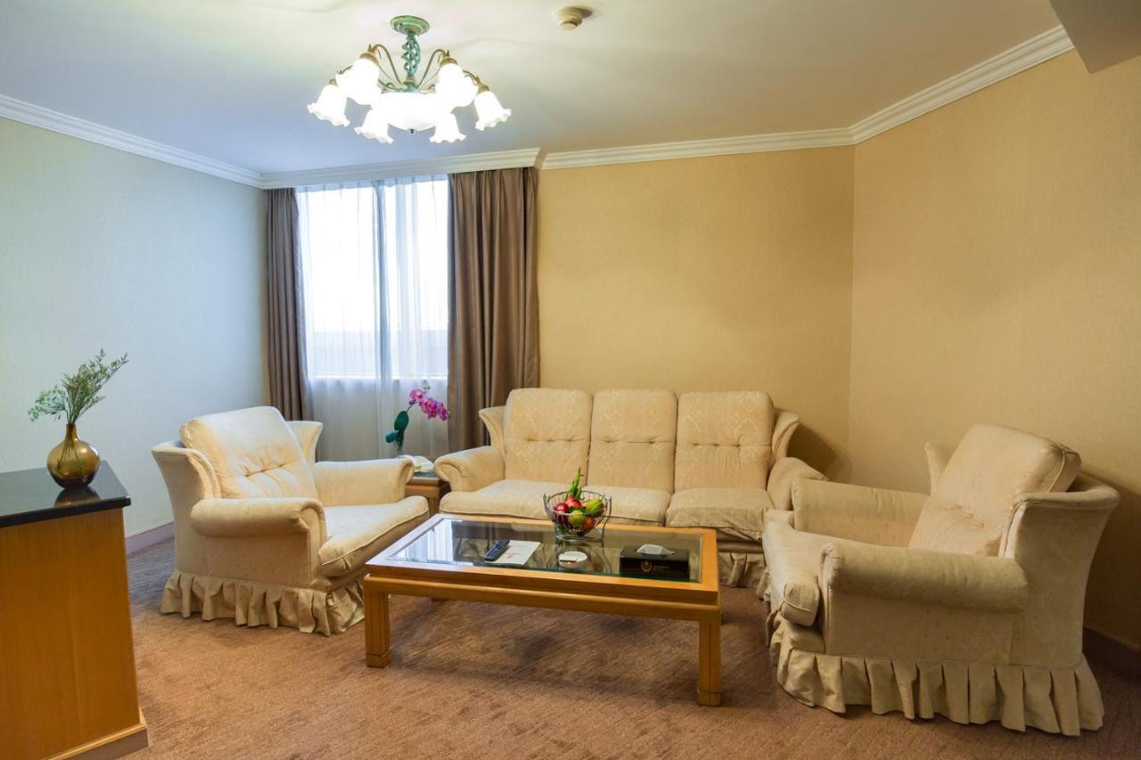 Guangzhou New Century Hotel Экстерьер фото